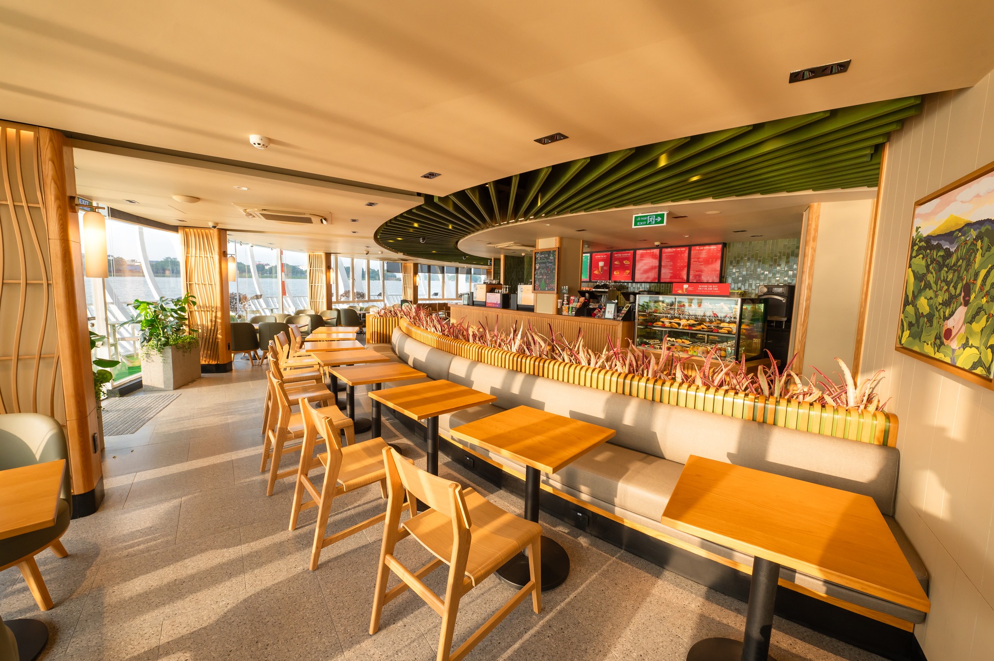 Khánh Nguyên Hoàn Thiện Dự Án Starbucks Sông Hương – Tinh Hoa Truyền Thống Giao Thoa Hiện Đại
