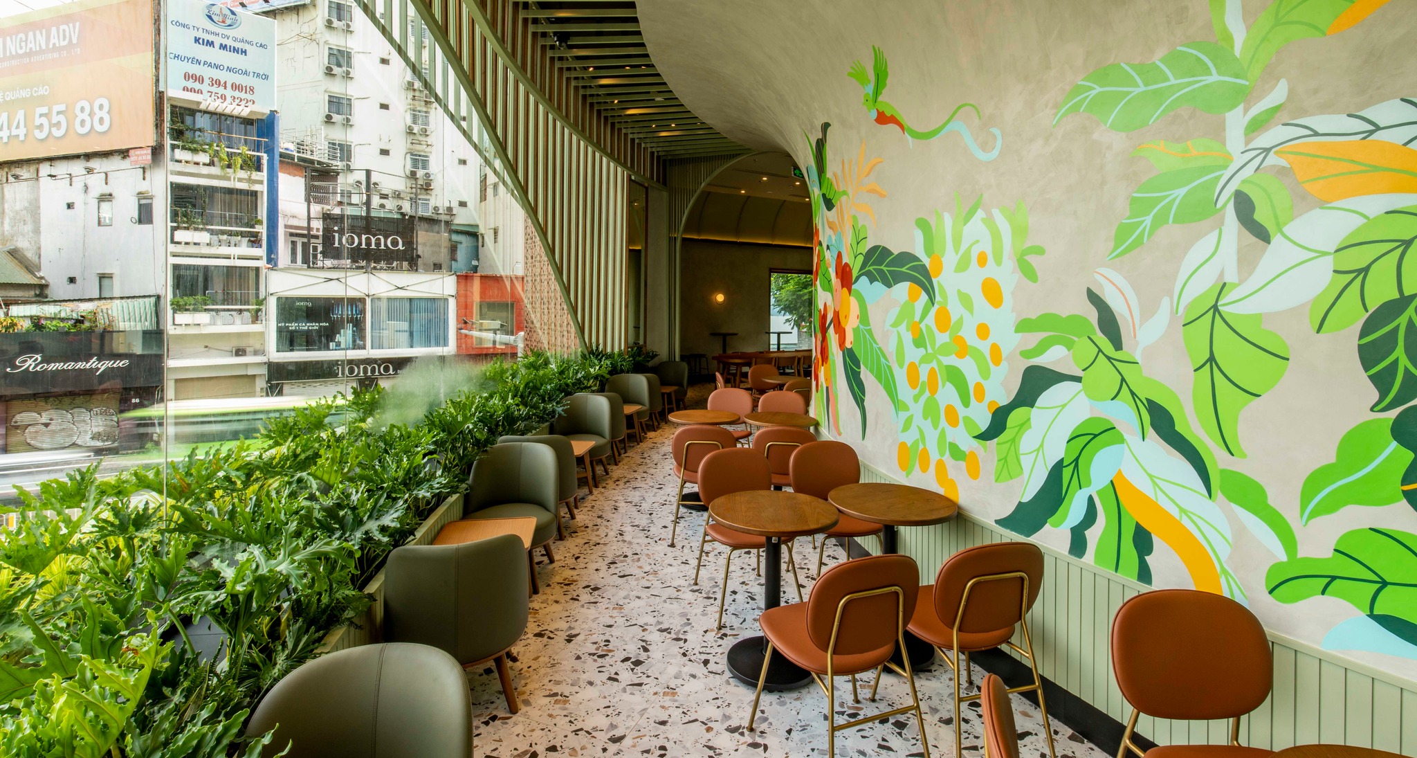 Starbucks New World -  Thiết Kế Thi Công Nội Thất Cùng Khánh Nguyên