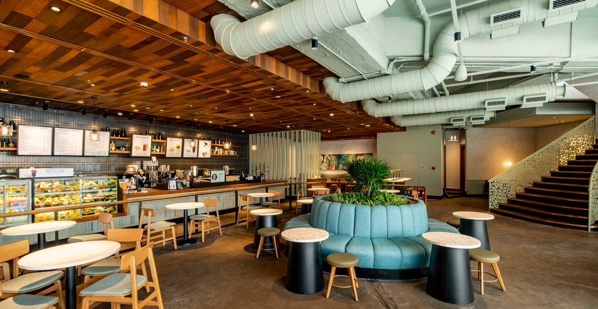 Starbucks New World -  Thiết Kế Thi Công Nội Thất Cùng Khánh Nguyên