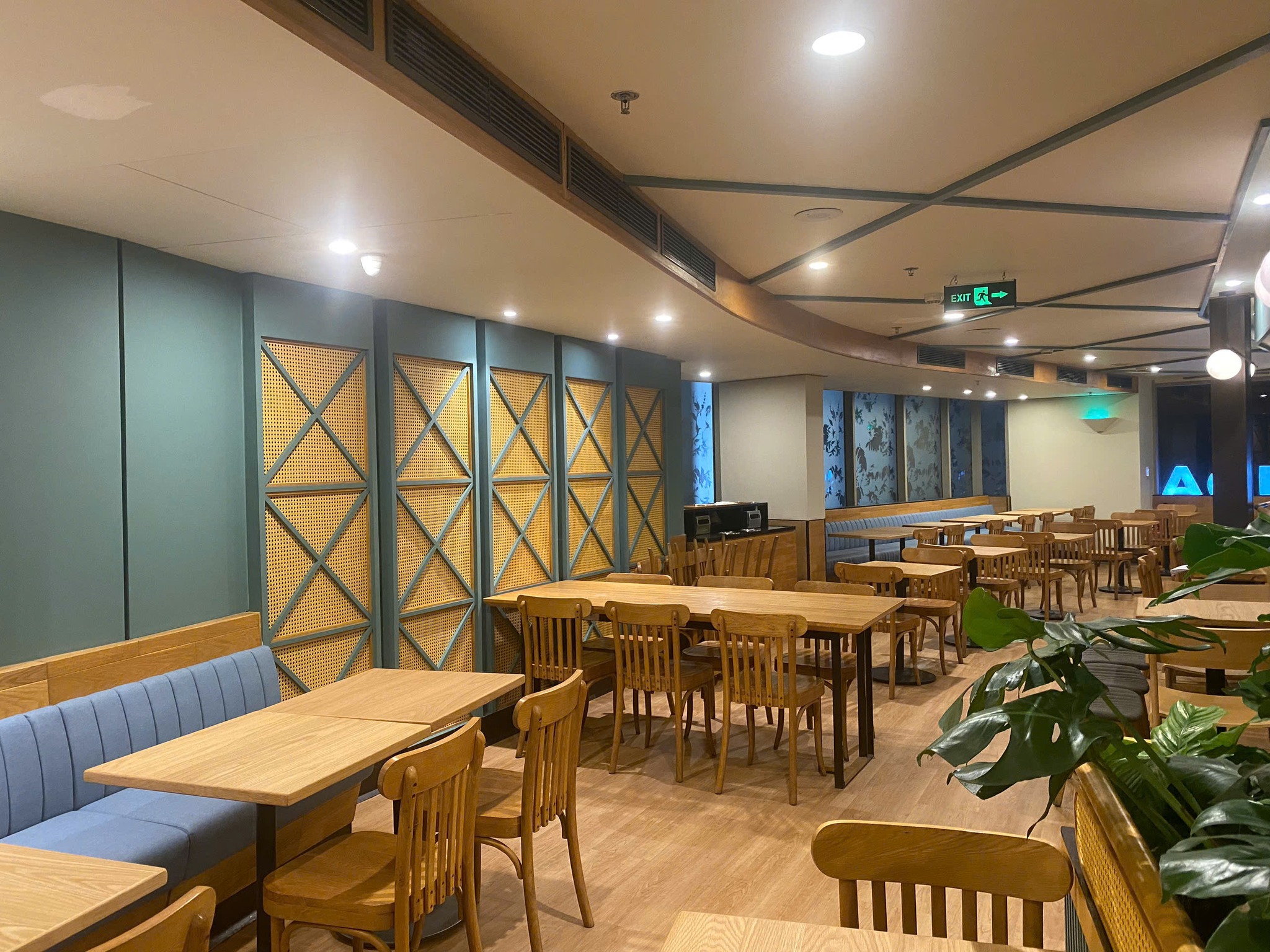 Starbucks Hilton Đà Nẵng – Không Gian Cà Phê Do Khánh Nguyên Thiết Kế & Thi Công