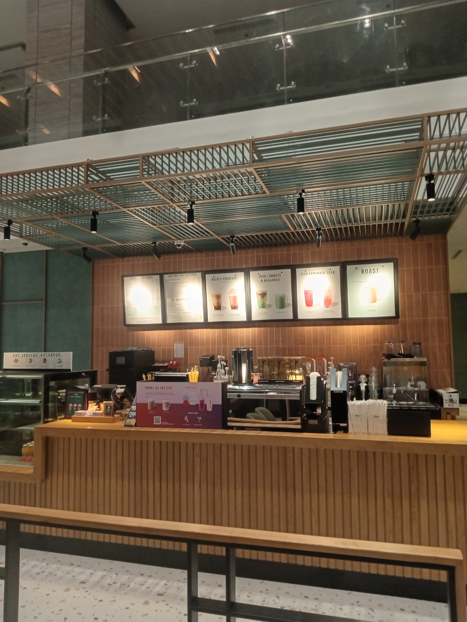 Starbucks CII Tower – Thiết Kế Nội Thất Cùng Khánh Nguyên