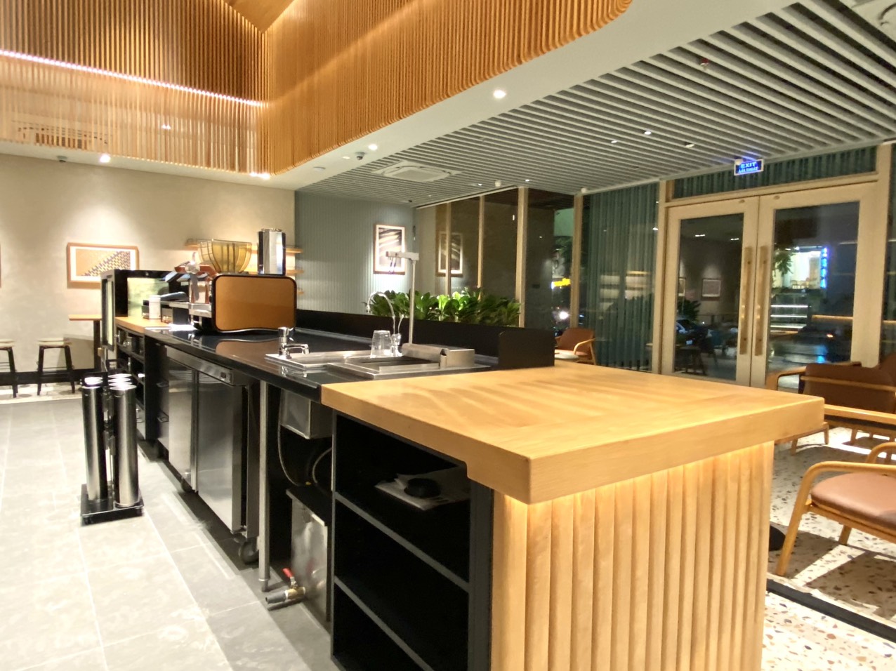 Starbucks Trần Hưng Đạo